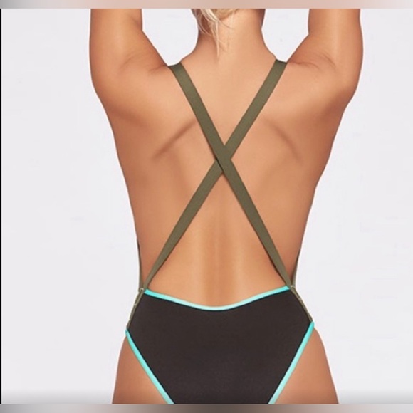 L*Space Maniac One Piece size 4  NWOT - Picture 2 of 6